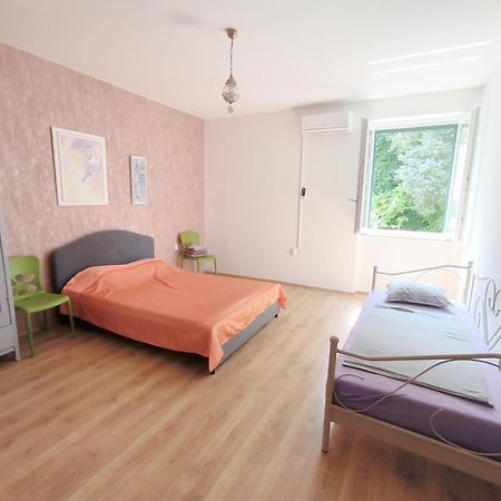 Bright And Colourful Apartment Luce -Sandy Beach スプリト エクステリア 写真