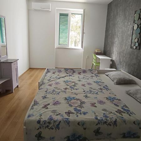 Bright And Colourful Apartment Luce -Sandy Beach スプリト エクステリア 写真
